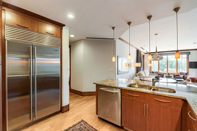 Building Photo - 1301 Canyon Blvd