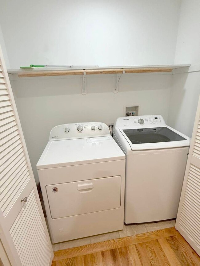 Building Photo - 2842 S Union Ave