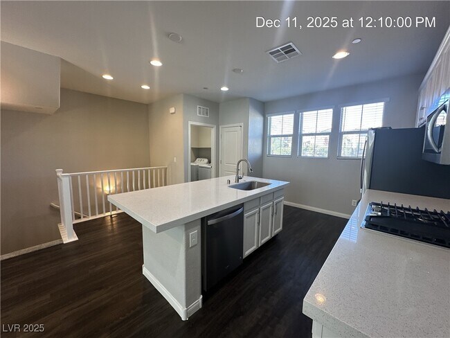 Building Photo - 177 Petaluma Valley Dr