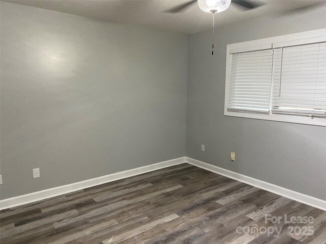 Building Photo - 14550 Waterside Dr