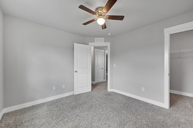 Building Photo - $2,300.00, 3 Beds, 2.5 Baths, Single Famil...