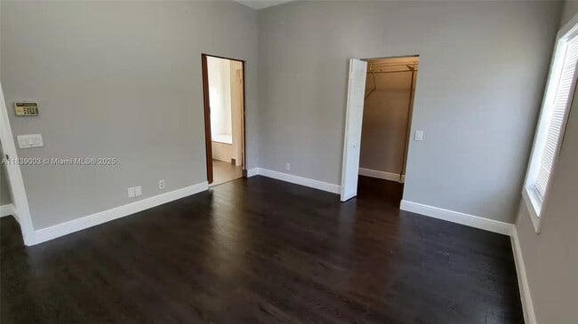 Building Photo - 675 Maplewood Ct