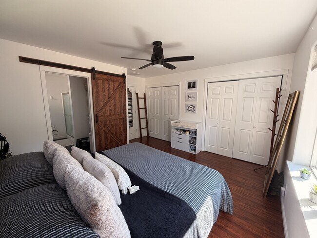 Building Photo - 323 Huppert Ln