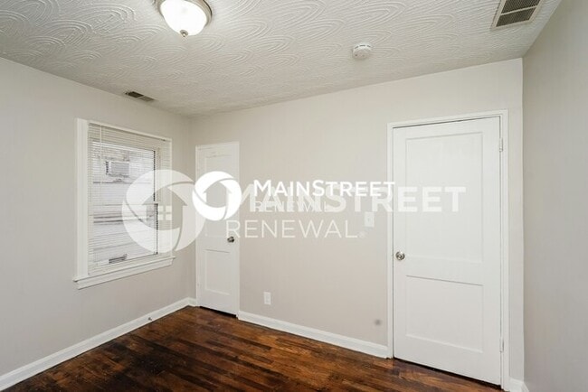 Building Photo - 2 Bedroom Pet-Friendly Home in Louisville,...