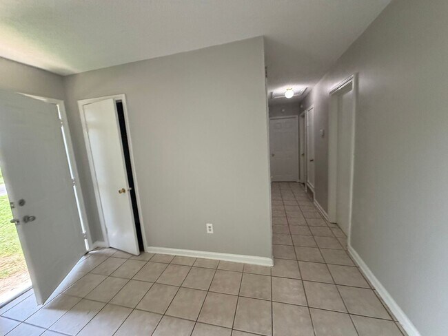Building Photo - 5596 Karen Dr