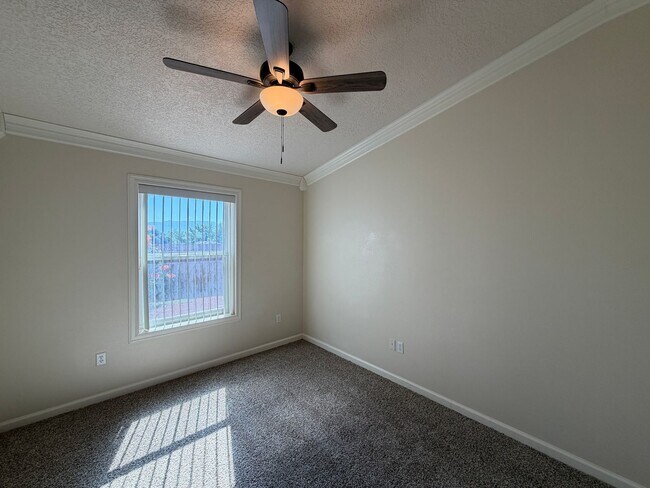 Building Photo - 3 Bedroom Single Story Home Available Near McMahon Blvd NW & Kayenta St NW!
