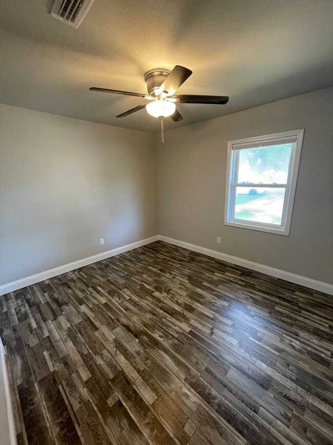 Building Photo - Available May!