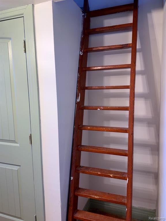 Building Photo - 5805 Lincoln St