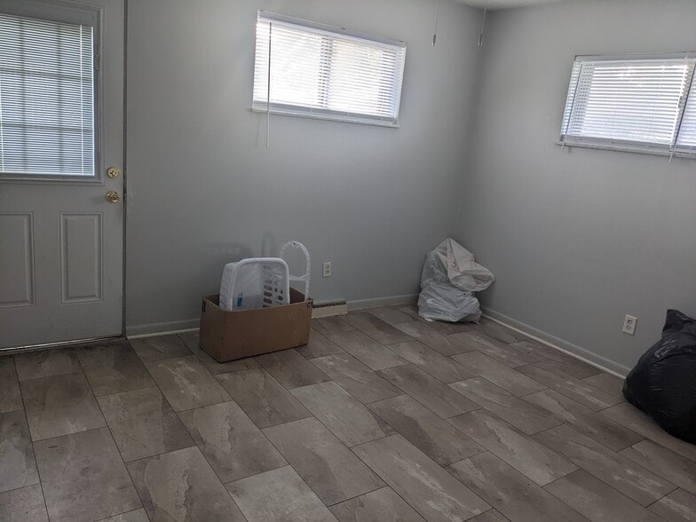 Building Photo - 3330 Penrose Ct