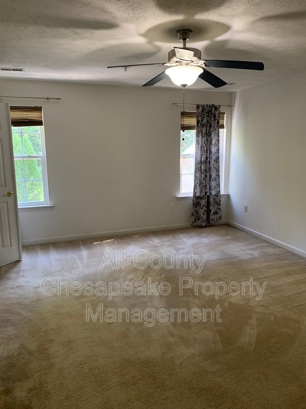 Building Photo - 303 Rustic Ct