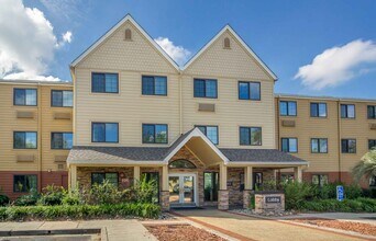 Building Photo - Furnished Studio-Charleston - Airport