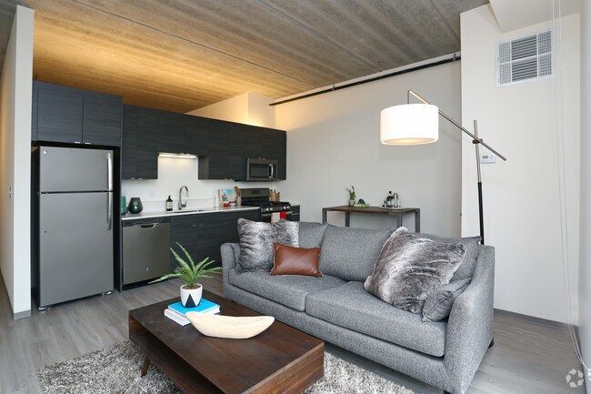 1BR, 1BA - 669SF - Living Room - The Western