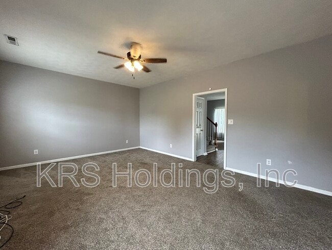Building Photo - 210 Fallawater Way