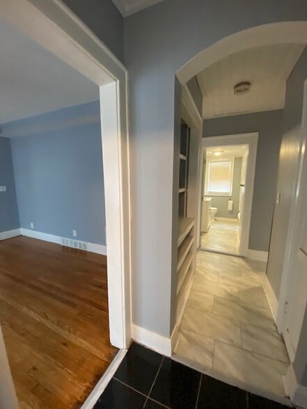 Building Photo - 2411 E Genesee St