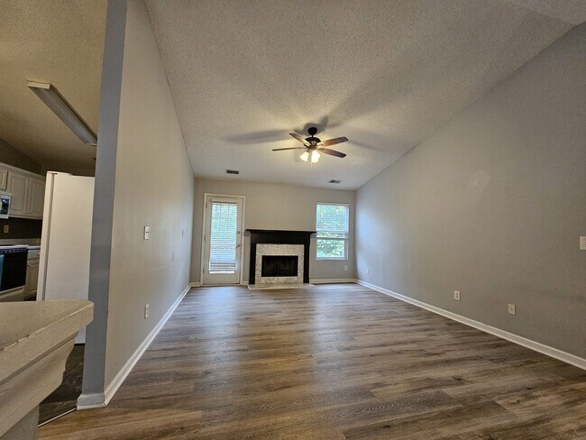 Building Photo - 1406 Flanagan Mill Dr
