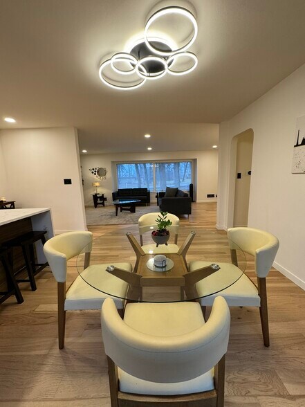 Building Photo - 13814 W Robin Trl