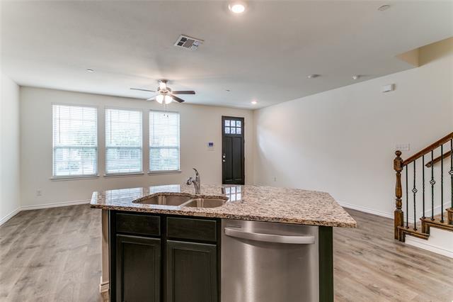 Building Photo - 2414 Klamath Dr
