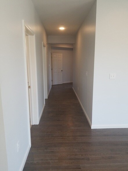 Building Photo - 168 Washington St