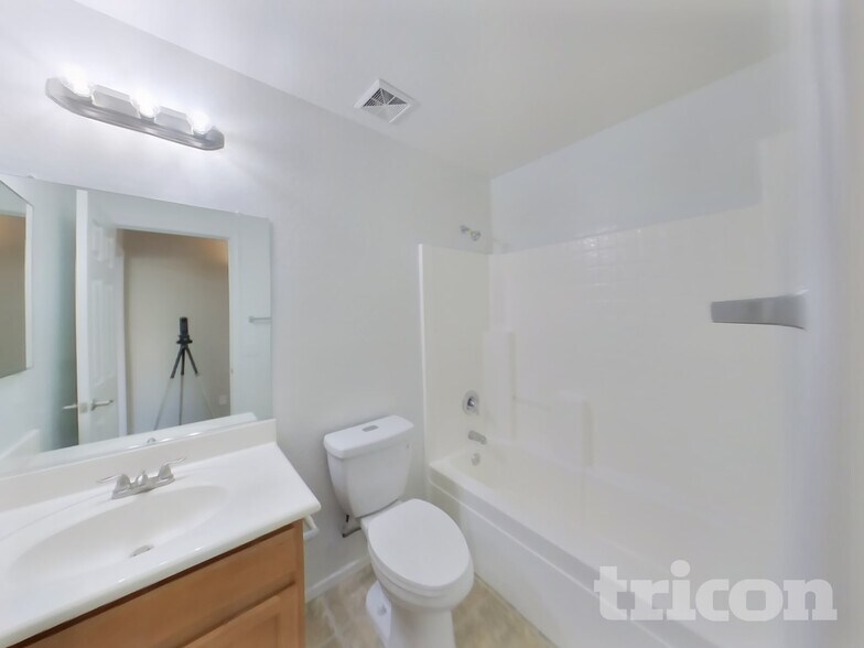 Building Photo - 34113 N Alison Dr