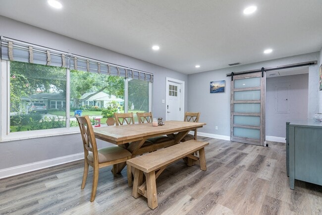 Building Photo - Virginia Park Gem, Renovated 3 Bed, 2 Car Garage, Large Private Backyard