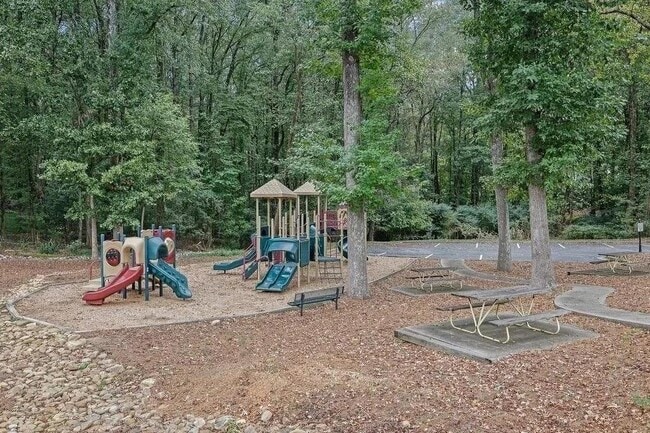 Building Photo - 4185 Waterford Dr