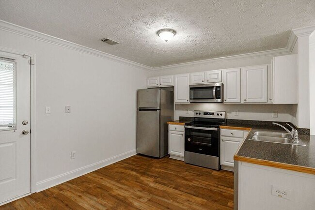 Building Photo - 105 Westchester Dr