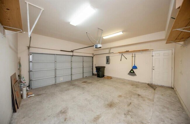 Building Photo - 7103 Windwater Lagoon Dr