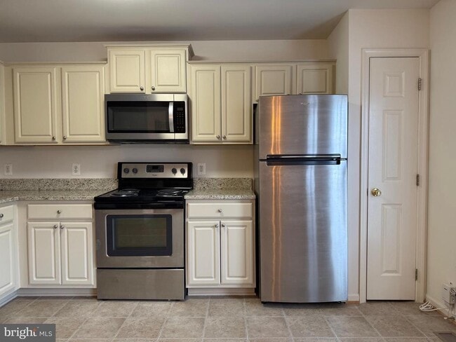 Building Photo - 205 Merrill Ct