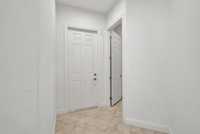 Building Photo - 9225 SW Pepoli Way