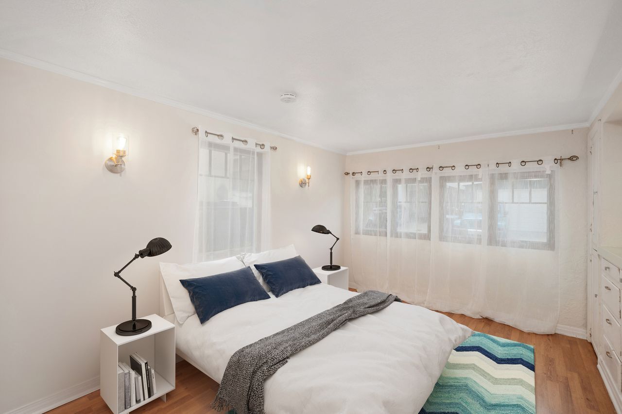 Building Photo - 832 Cypress Ave