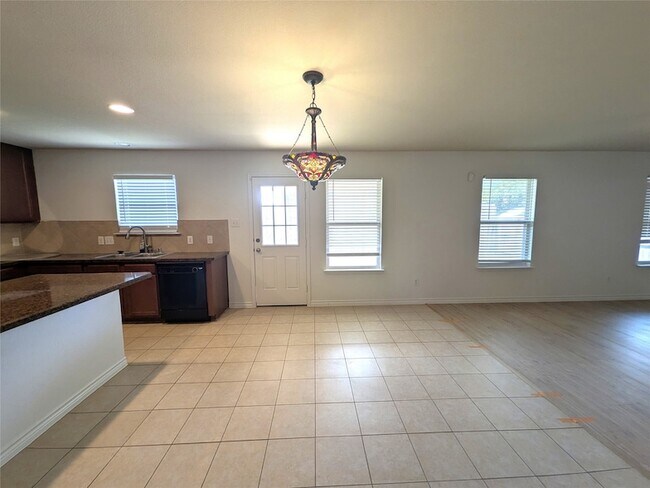 Building Photo - 5760 Fountain Flat Dr