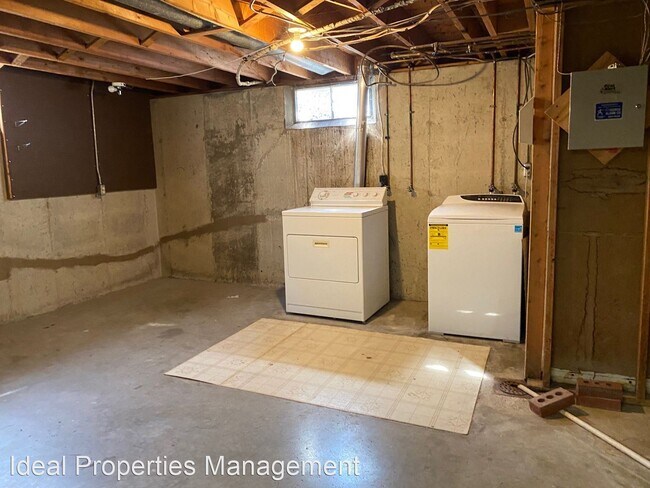 Building Photo - 3 br, 2.5 bath House - 45 Friars
