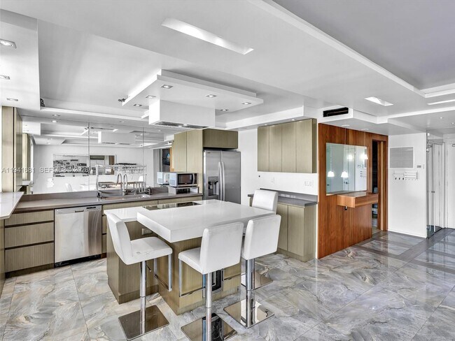 Building Photo - 401 Ocean Dr