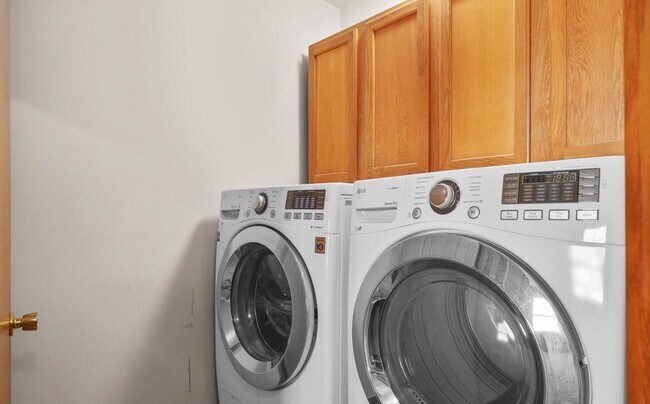 Building Photo - 1116 Heron Cir