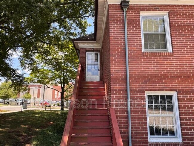 Building Photo - 224 Harrill St