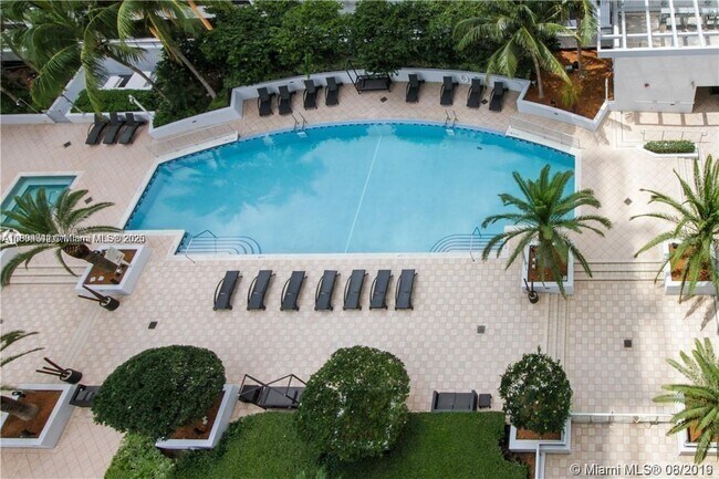 Building Photo - 1050 Brickell Ave