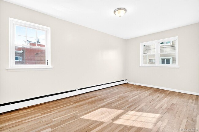 Building Photo - 3615 Eastchester Rd