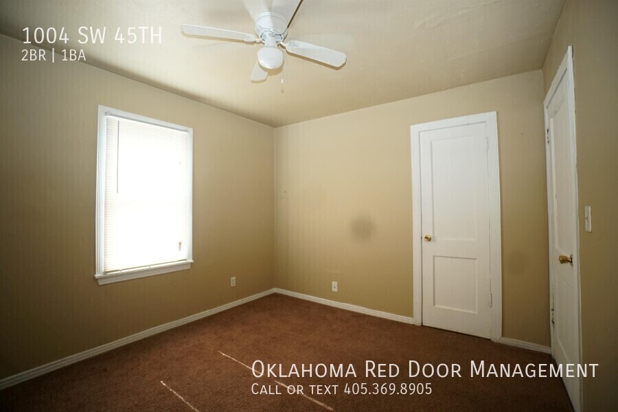 Building Photo - 1004 SW 45th St