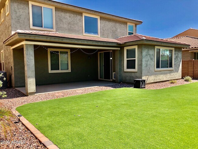 Building Photo - 2397 E Hazeltine Way