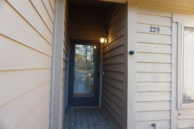 Building Photo - 2BR/2BA Townhome in Caneel Cove, Midtown W...