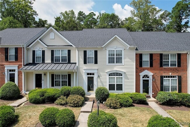 Primary Photo - 444 Kingscote Ln