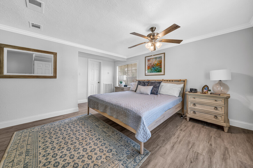 Building Photo - 5110 Pleasure Lake Dr