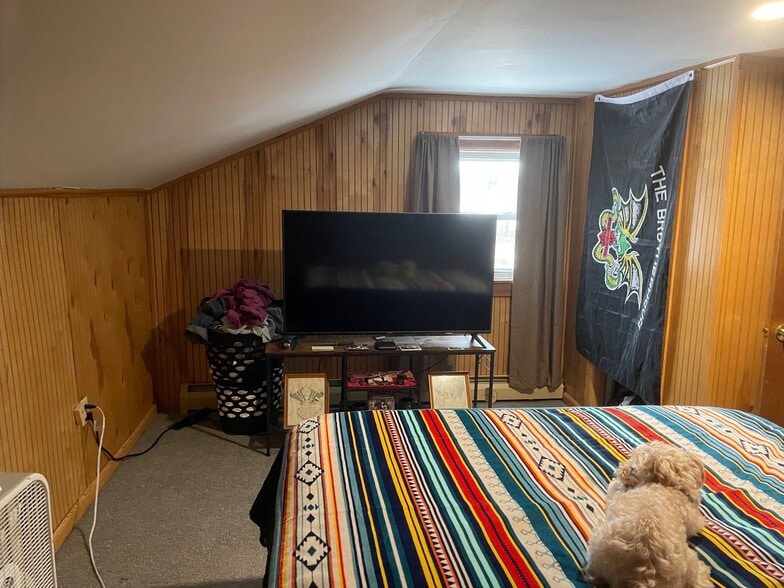 Building Photo - 273 Pond Rd