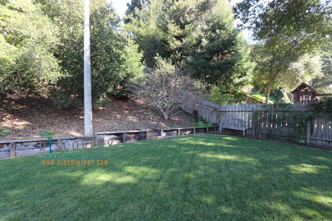 Building Photo - Trestle Glen Three Bedroom Home With Stunning Backyard