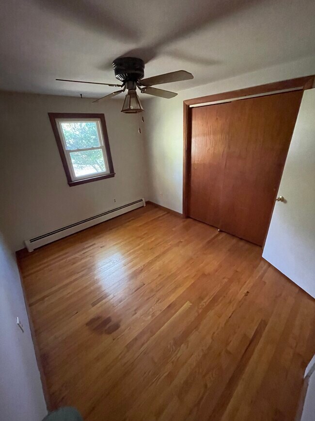 Building Photo - 139 Buck St