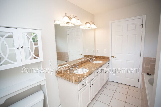 Building Photo - 24 Kathryn Ct