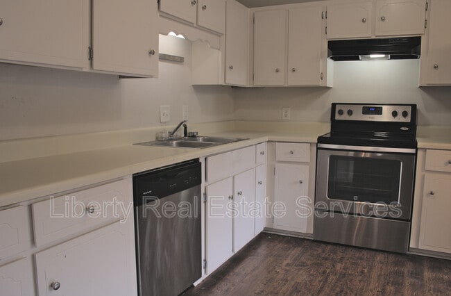 Building Photo - 709 Westridge Ct