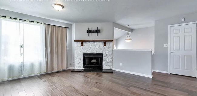 Building Photo - Stunning Modern Home in Murray