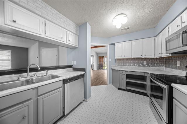 Building Photo - 5501 Stoney Glen Dr