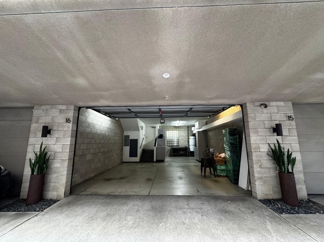 Building Photo - 717 Highland Ave